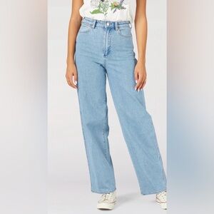 NWT NEW Wrangler Barrel 652 High Rise Blue Denim Jeans Womens Size 33 Casual